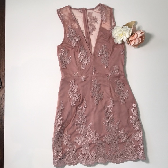 Tobi One Night Pink Lace Dress size M - Picture 2 of 12
